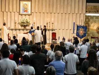 Membros da Arquiconfraria celebram primeira missa votiva