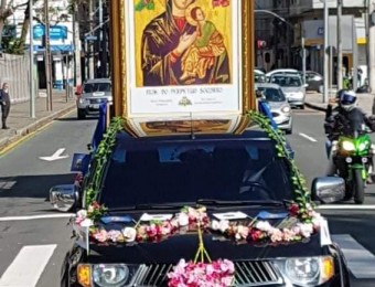 Procissão com o ícone peregrino de Nossa Senhora do Perpétuo Socorro pelas ruas de Curitiba abriu solenemente a Festa de 2022