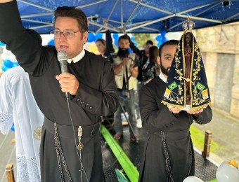 Padroeira do Brasil é celebrada com missas e carreata no Santuário Perpétuo Socorro de Curitiba