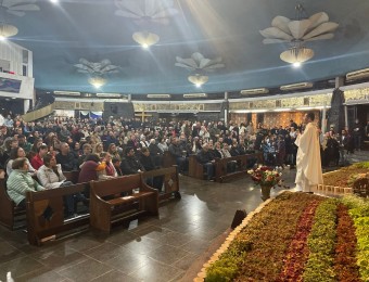Devotos lotam o Santuário na missa de abertura do Novenário e Festa de Nossa Senhora do Perpétuo Socorro