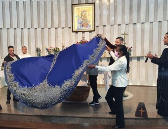 Jubileu 100 anos de novenas: Estilistas se dedicam na confecção do Manto em honra a Nossa Senhora do Perpétuo Socorro