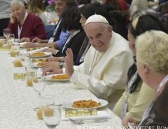 Papa Francisco almoça com 1200 pessoas no Vaticano pelo Dia Mundial dos Pobres